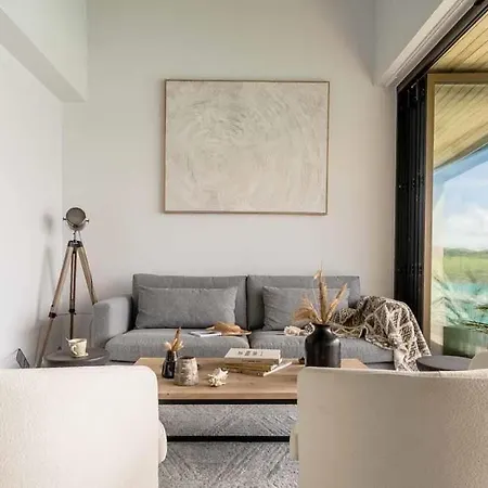 Holiday home 3 Bedroom Luxury Waterside House