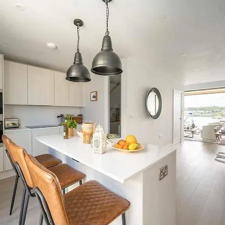 Holiday home 3 Bedroom Luxury Waterside House Hayle